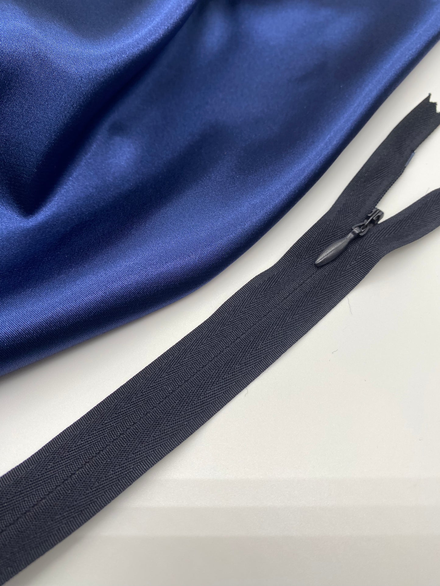 Invisible Zips #4 - YKK - The Stitch Parlour