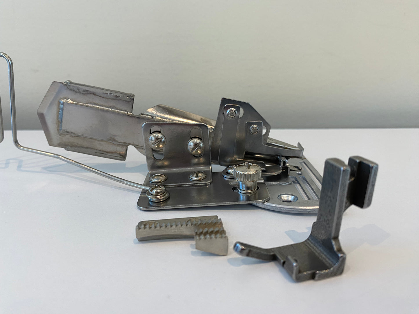 Right Angle Bias Folder 9mm for Lockstitch Machine
