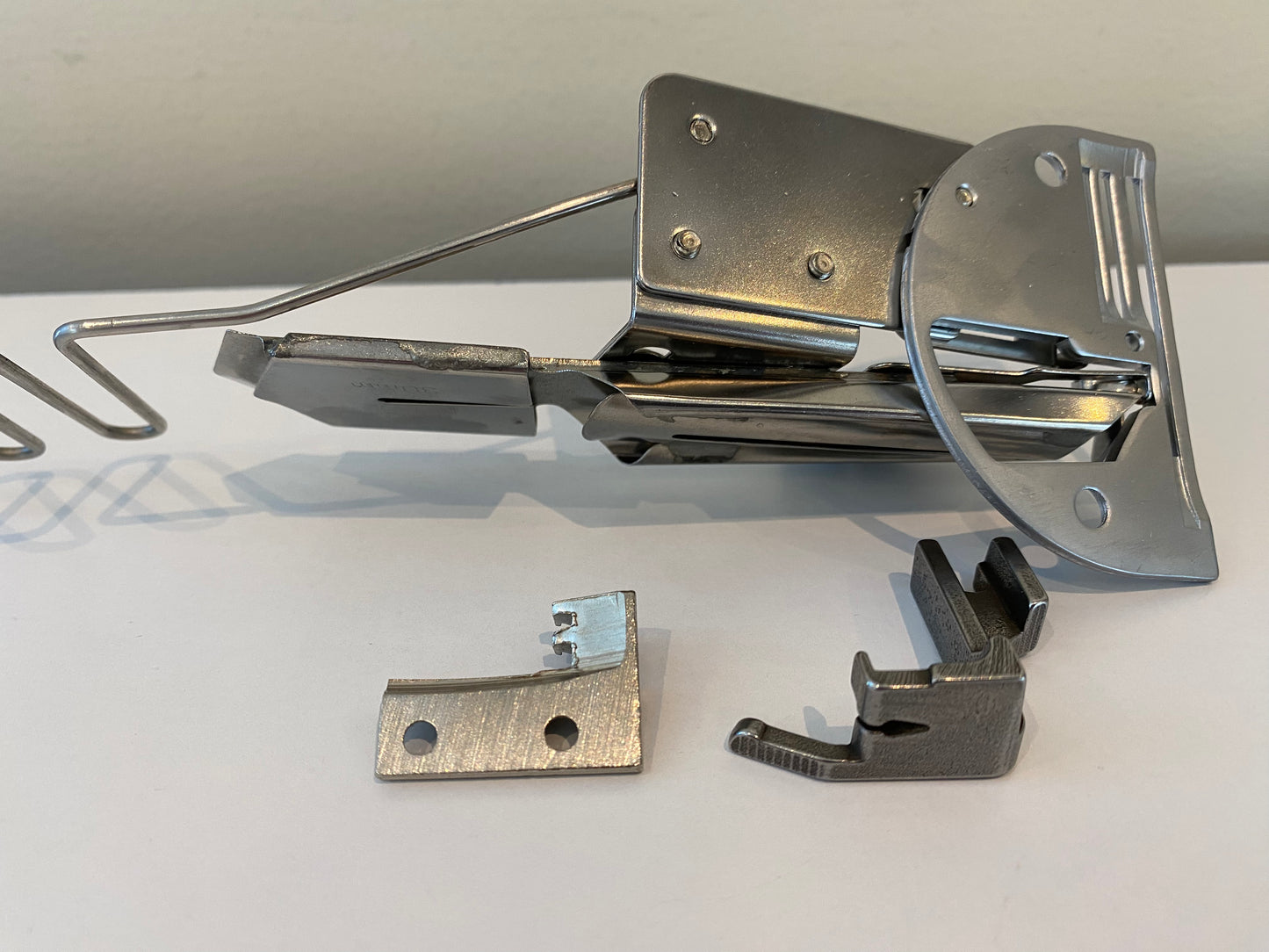 Right Angle Bias Folder 9mm for Lockstitch Machine