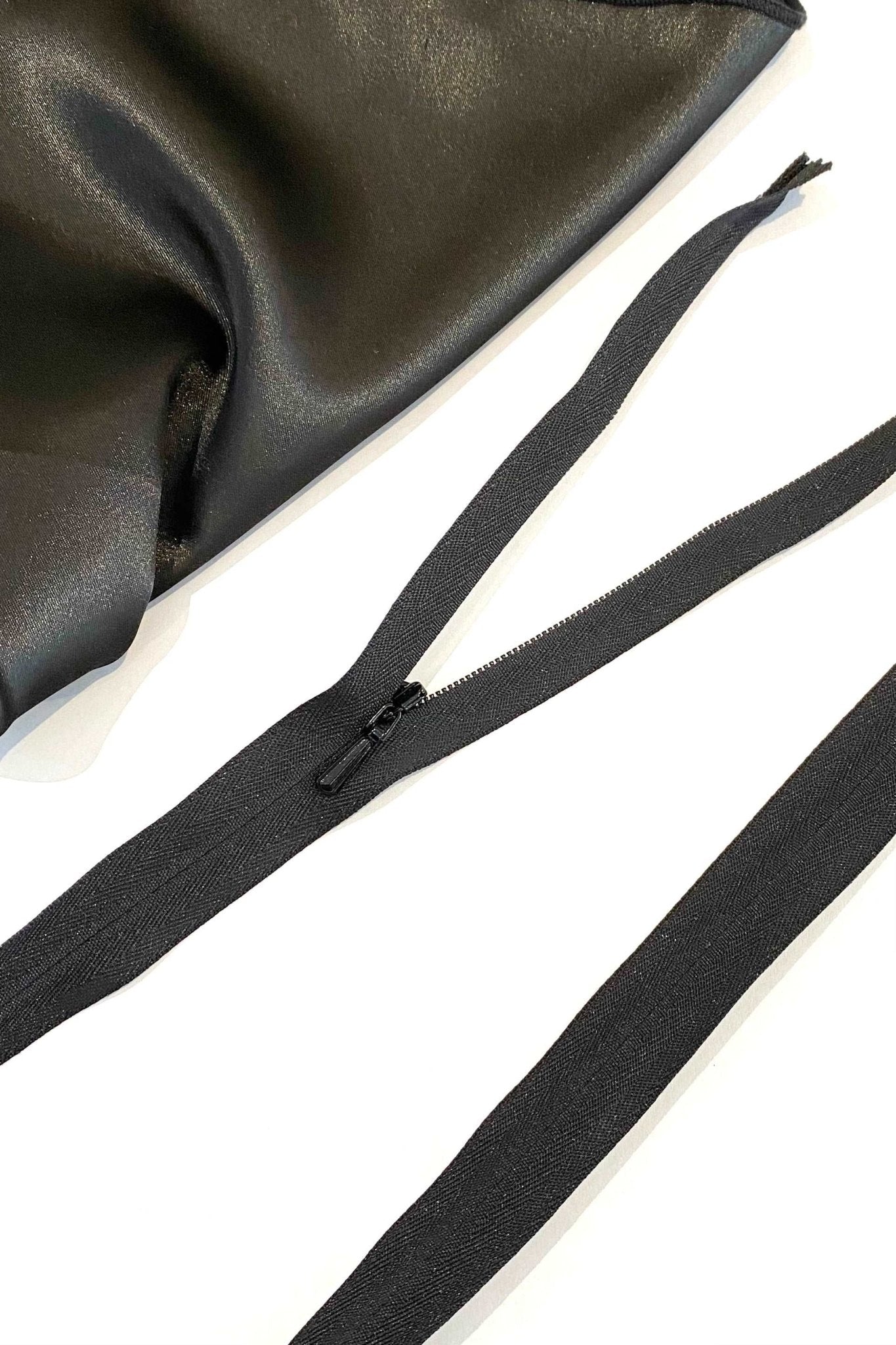 Invisible Zips #4 - YKK - The Stitch Parlour