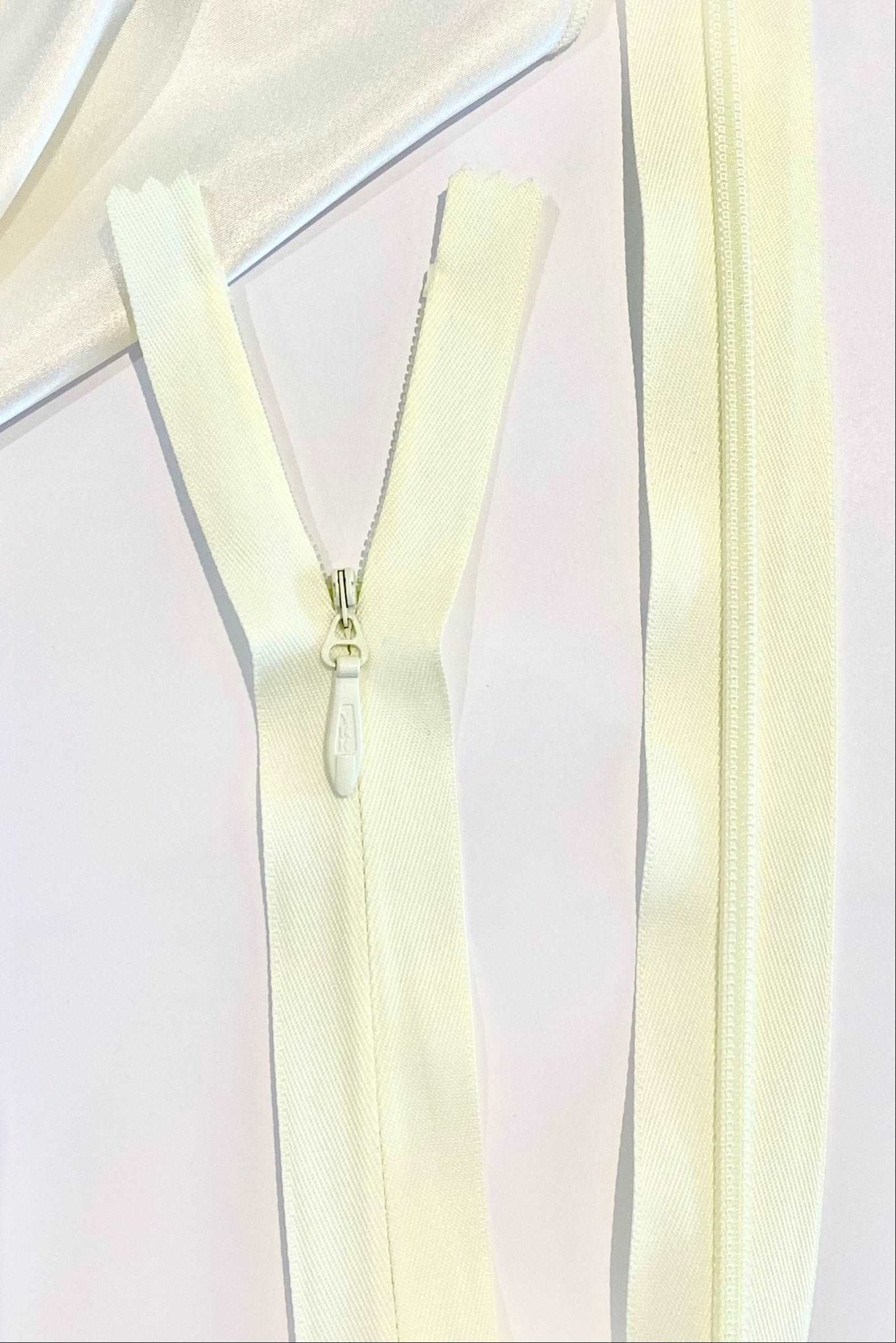 Invisible Zips #5 - YKK - The Stitch Parlour