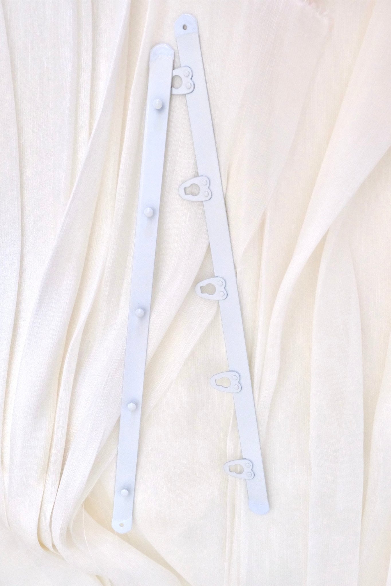 28cm White Busk with White Buttons - The Stitch Parlour - The Stitch Parlour