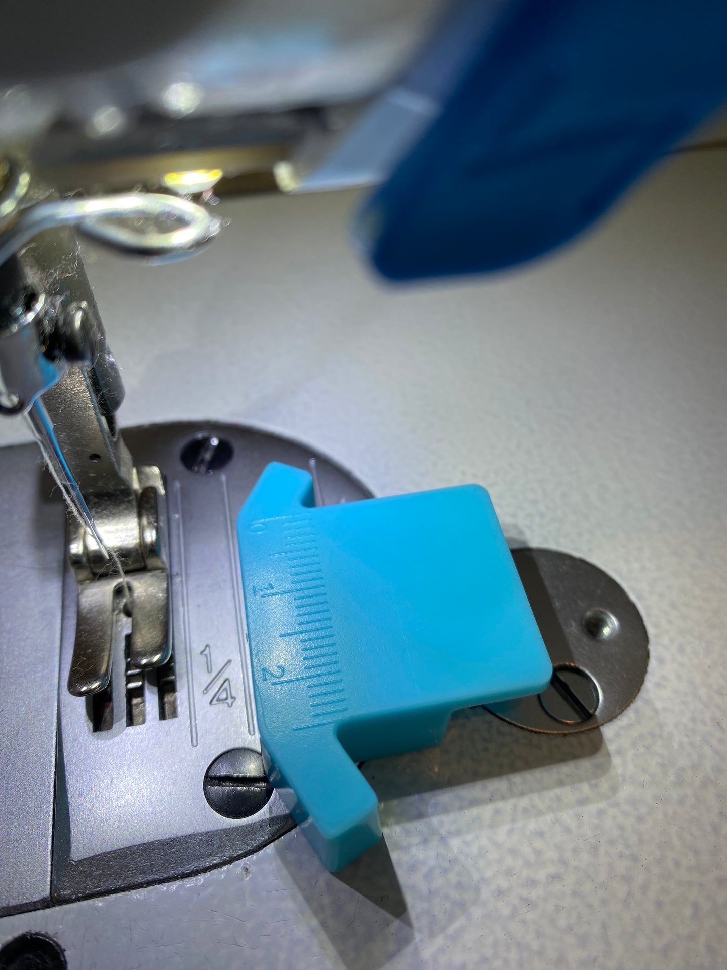 Seam Guide Magnet
