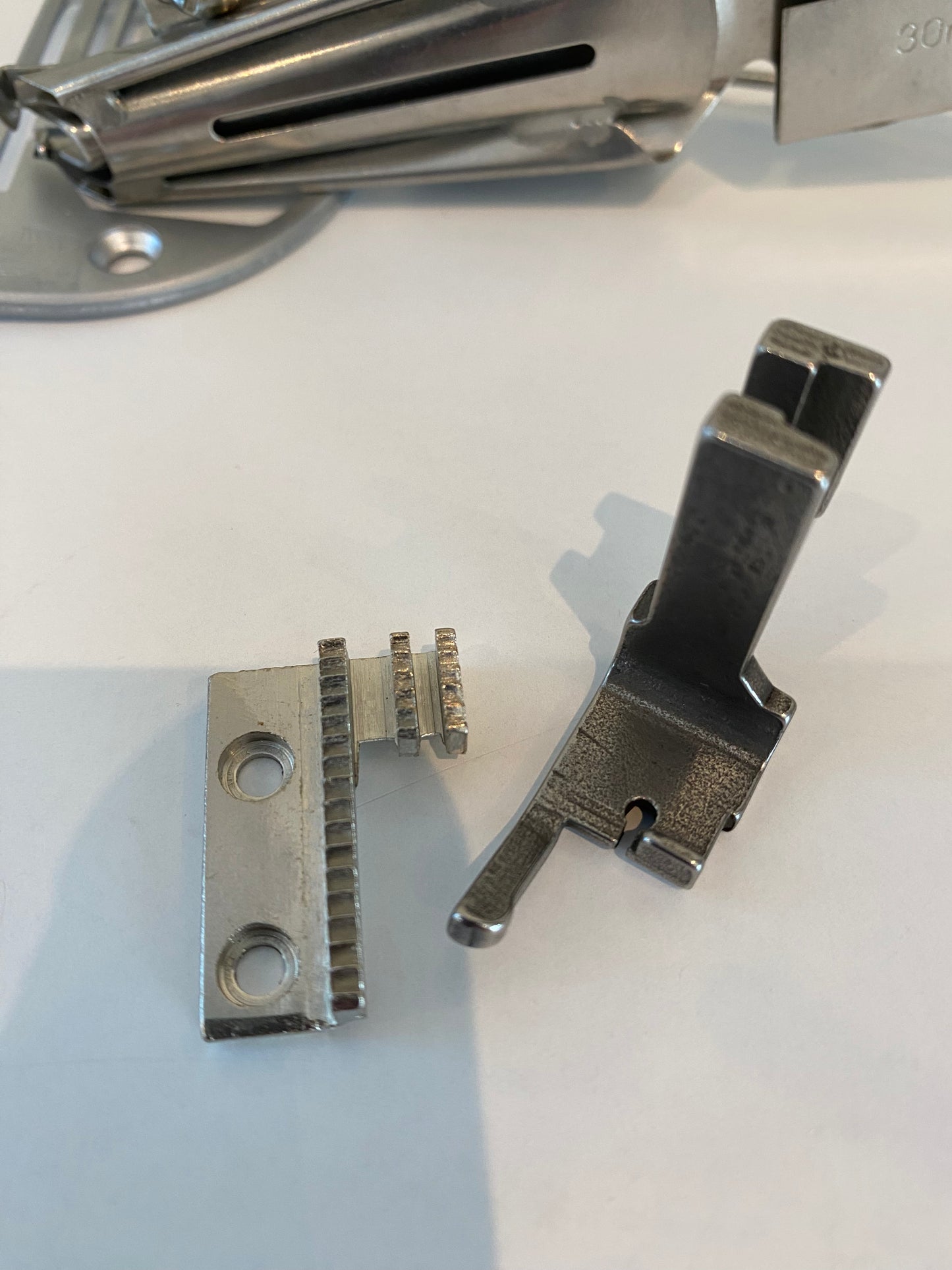 Right Angle Bias Folder 9mm for Lockstitch Machine