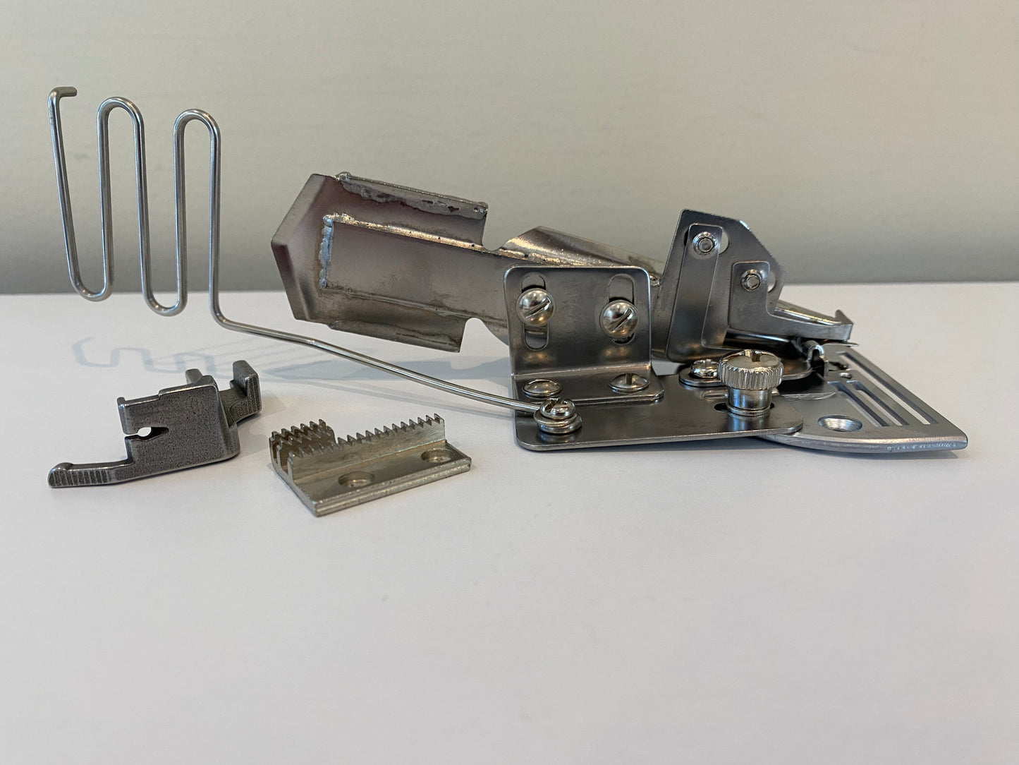 Right Angle Bias Folder 9mm for Lockstitch Machine