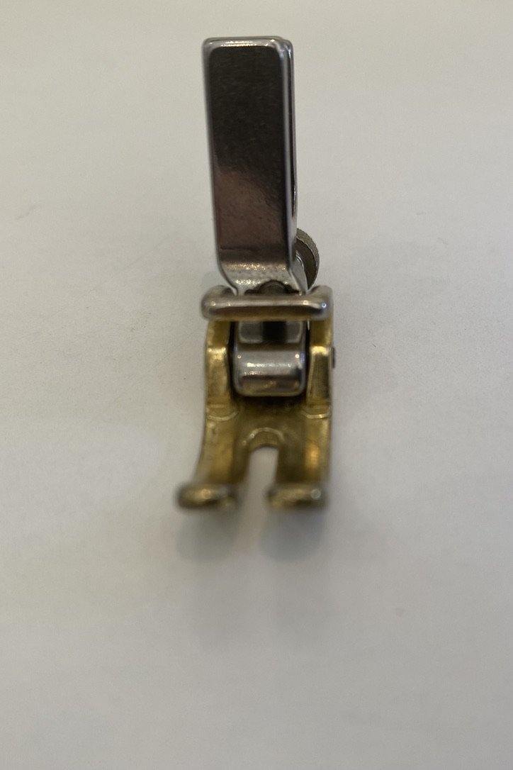 Adjustable Gather Shirring Presser Foot - The Stitch Parlour - The Stitch Parlour