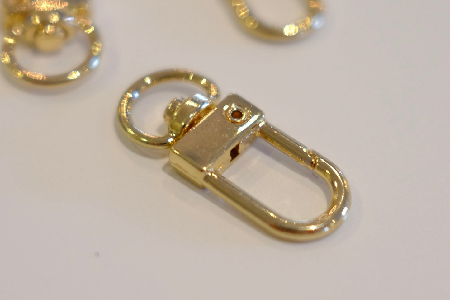 Carabina Clip - The Stitch Parlour - The Stitch Parlour