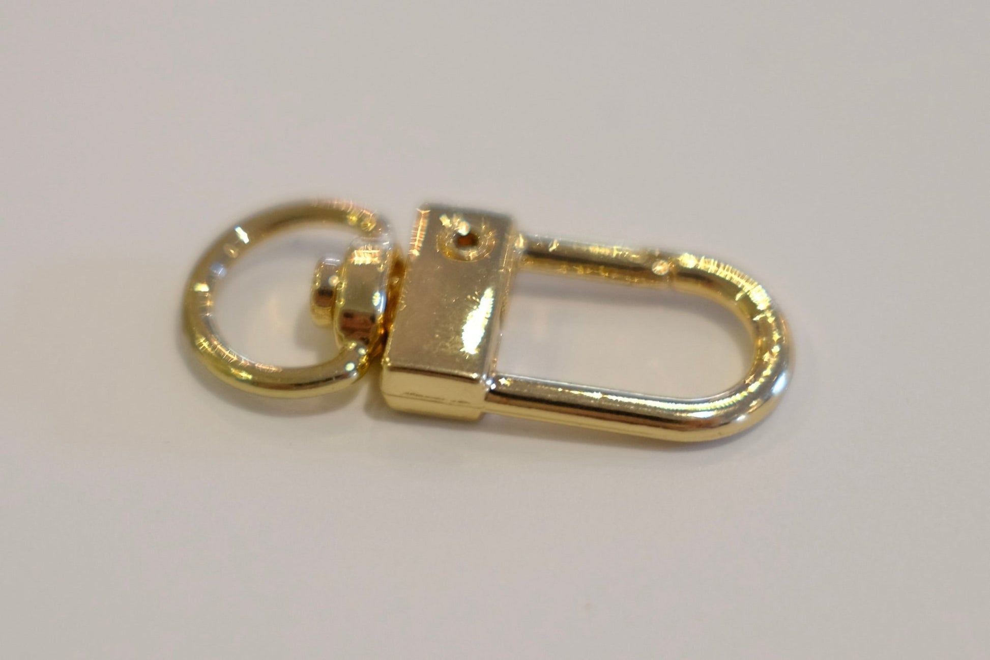 Carabina Clip - The Stitch Parlour - The Stitch Parlour