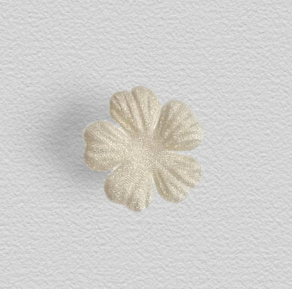 Champagne Daisy Sheer Flower 4cm - pkt 10 - The Stitch Parlour - The Stitch Parlour