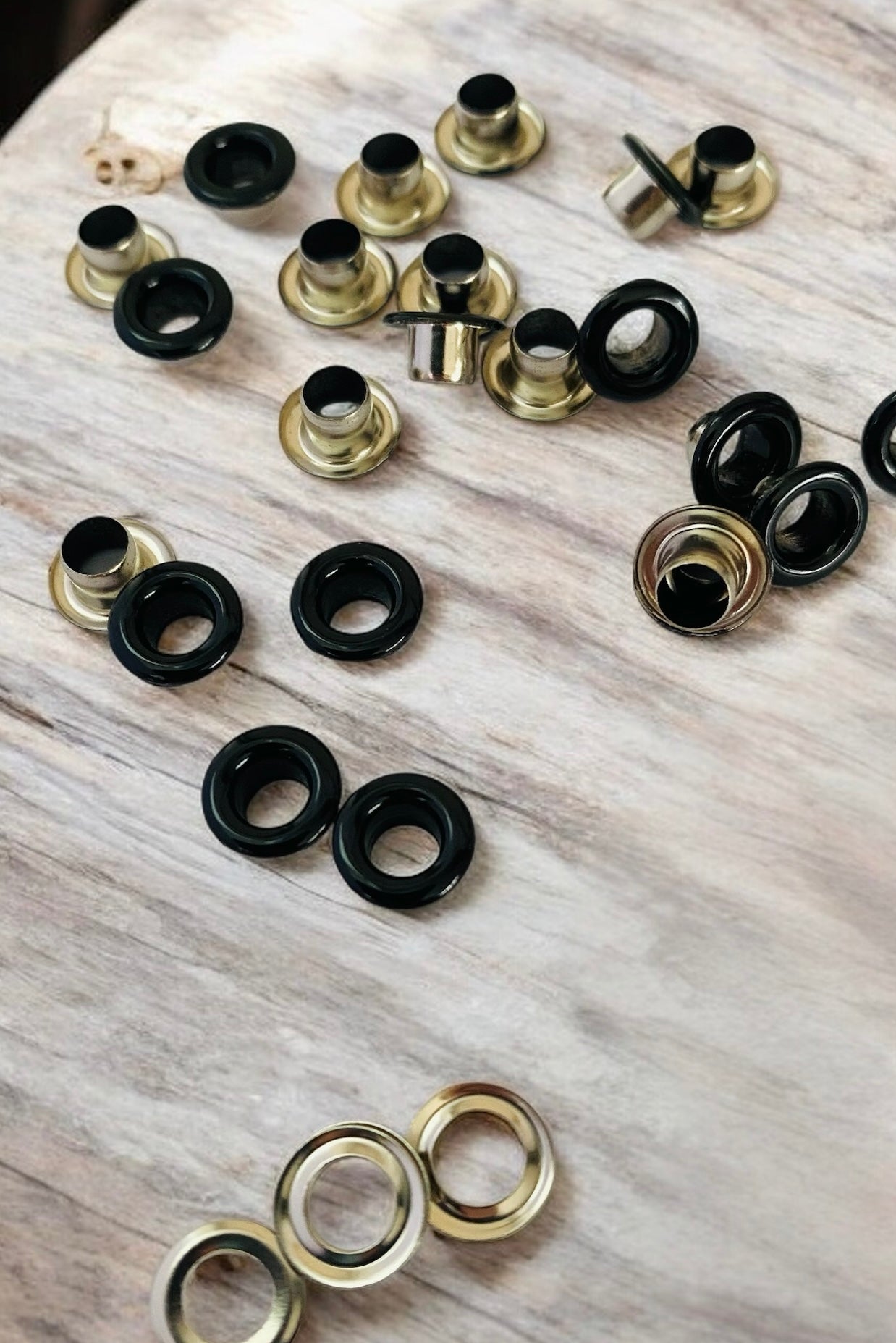 Coloured Eyelets with Washers 4mm - Prym - The Stitch Parlour