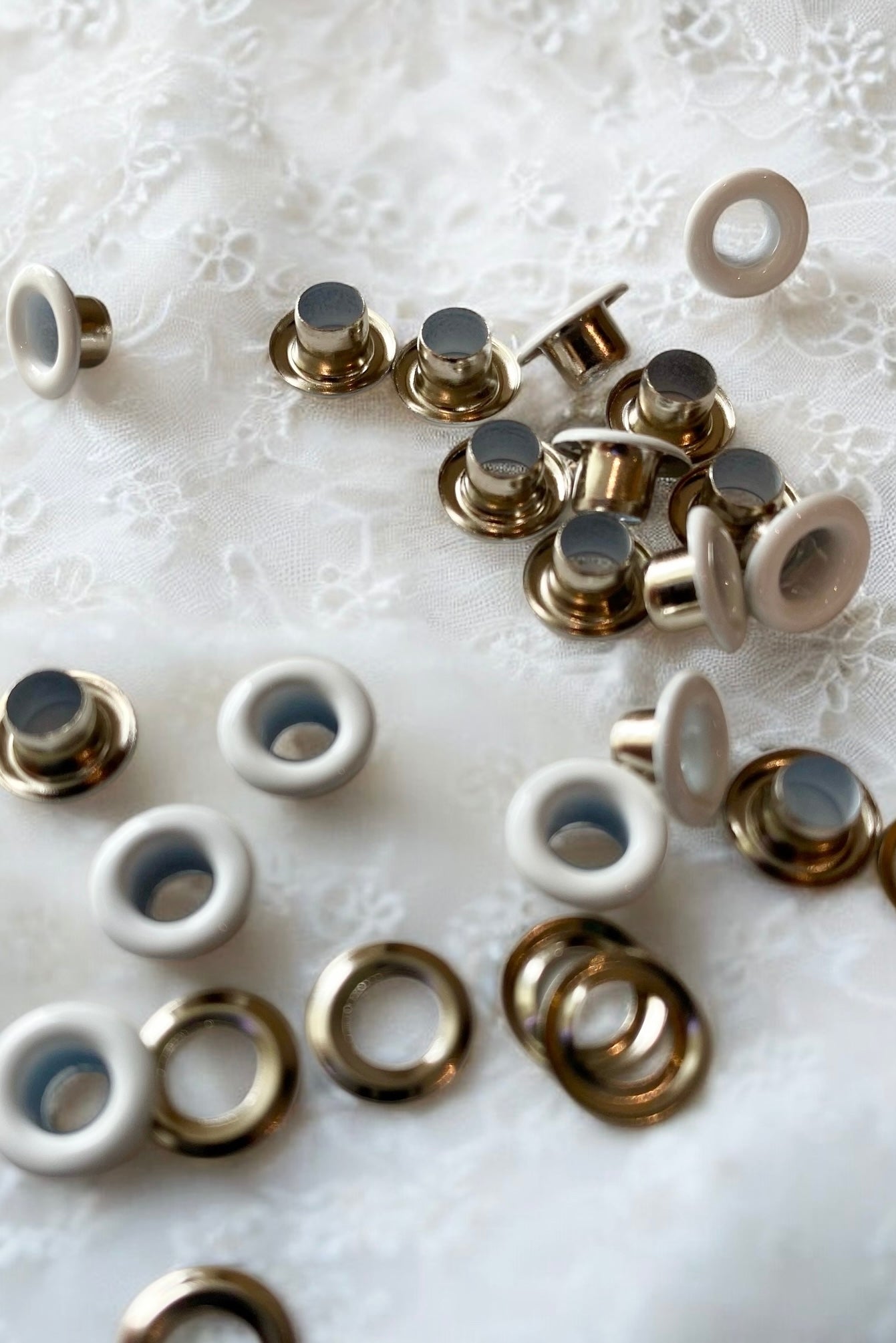 Coloured Eyelets with Washers 4mm - Prym - The Stitch Parlour