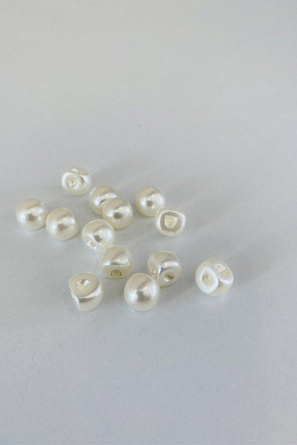 Pearl Buttons, Full Ball - Packet of 10 - The Stitch Parlour - The Stitch Parlour